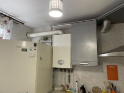 Продаж 2- кімнатної квартири з автономним опаленням , р-н Корбутівка . фото 2 Продаж 2- кімнатної квартири з автономним опаленням , р-н Корбутівка . фото 2