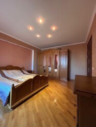 Продається простора 4-х кімнатна квартира в самому центрі міста.. фото 5 Продається простора 4-х кімнатна квартира в самому центрі міста.. фото 5