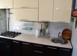 Продається двокімнатна квартира в центрі по вул. Володимирська фото 5 Продається двокімнатна квартира в центрі по вул. Володимирська фото 5