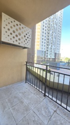  1   42,3 2.  / .  Kadorr City  7