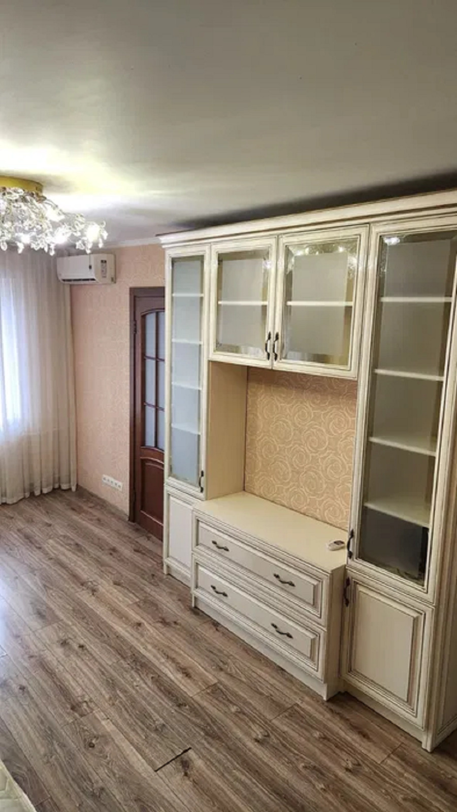 Продам 2к квартиру по вул. Варненська/школа 100 фото 1 Продам 2к квартиру по вул. Варненська/школа 100 фото 1
