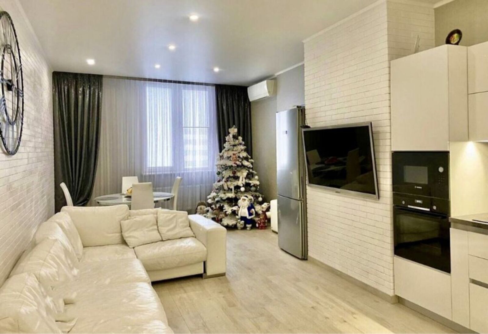 Продам кухню студию + 3 спальни. ЖК Одиссей. фото 1 Продам кухню студию + 3 спальни. ЖК Одиссей. фото 1