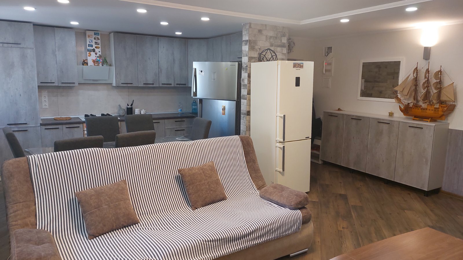 Продам 4 комнатную квартиру. Кирпич. 4 этаж, газ. Центр Таирова. Академика Королева фото 1 Продам 4 комнатную квартиру. Кирпич. 4 этаж, газ. Центр Таирова. Академика Королева фото 1