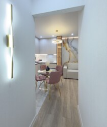  1   42,3 2.  / .  Kadorr City  9