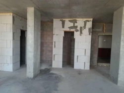  2    .  .  / DERBY STYLE HOUSE  7