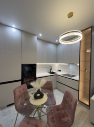  1   42,3 2.  / .  Kadorr City  2