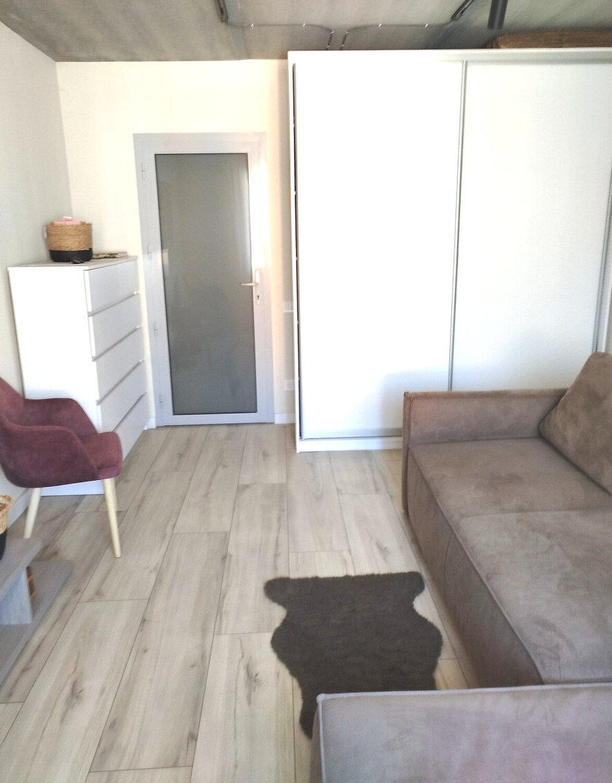 Продаж 1к квартири 43 кв. м на вул. Центральна фото 1 Продаж 1к квартири 43 кв. м на вул. Центральна фото 1