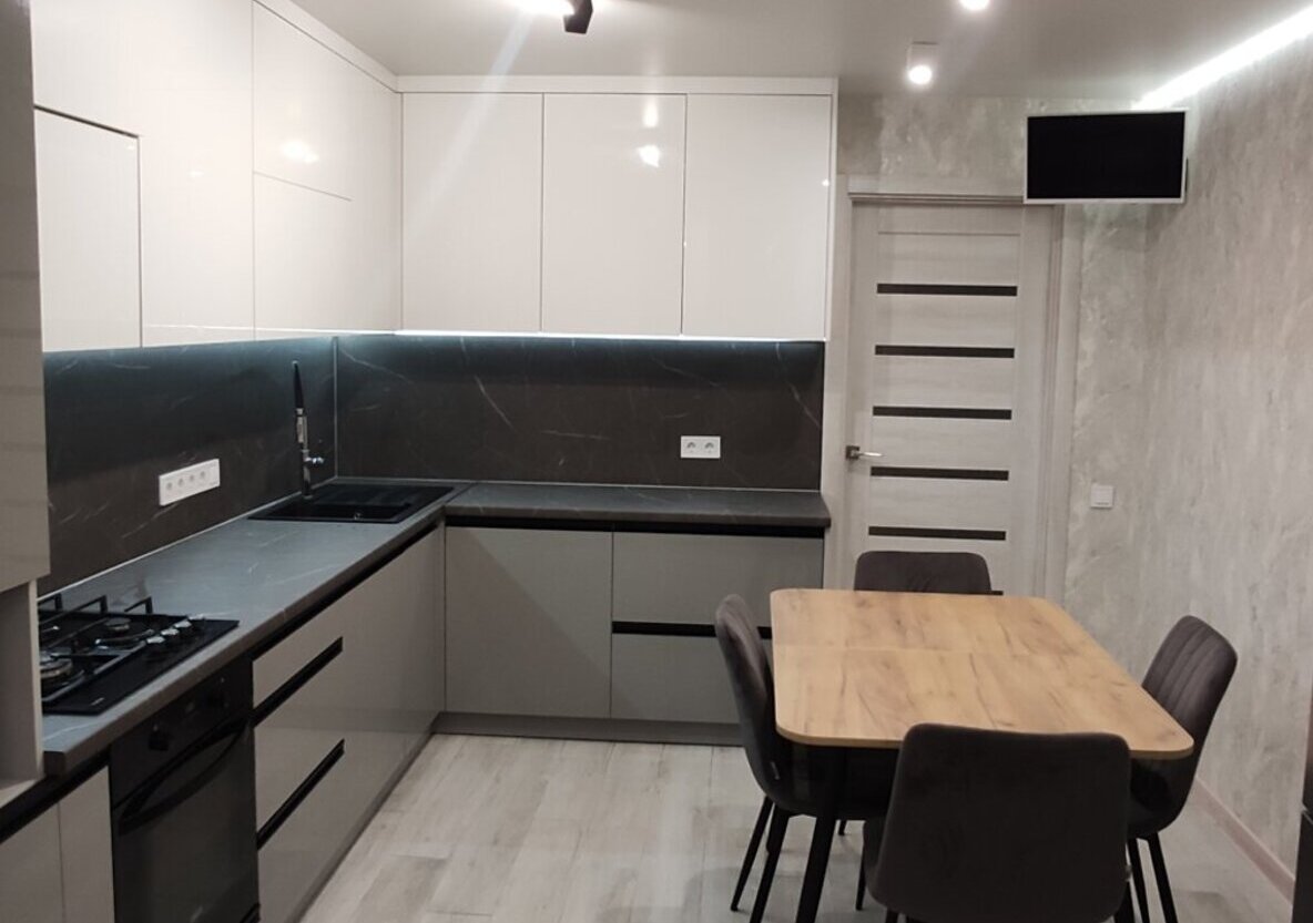 Продаж 3к квартири 84 кв. м на вул. Миколаївська фото 1 Продаж 3к квартири 84 кв. м на вул. Миколаївська фото 1