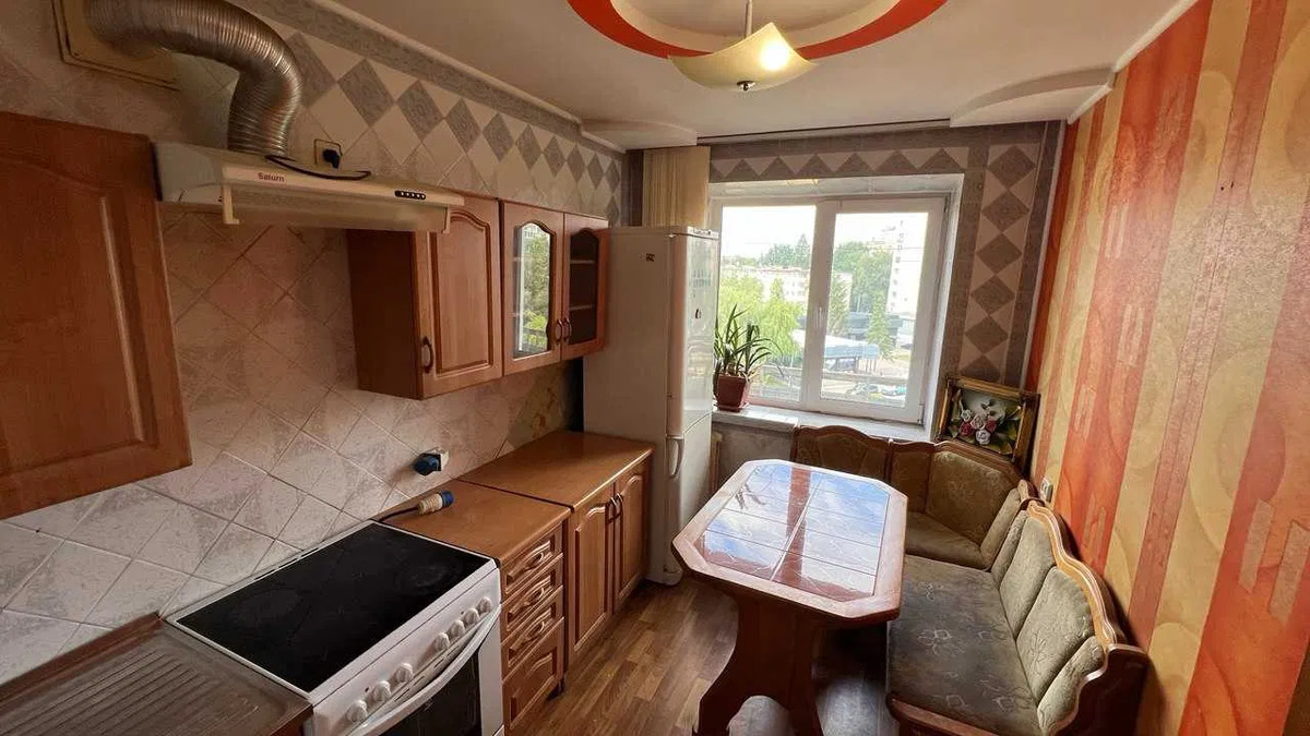 Продаж 3к квартири 62.8 кв. м на просп. Космонавтів фото 1 Продаж 3к квартири 62.8 кв. м на просп. Космонавтів фото 1