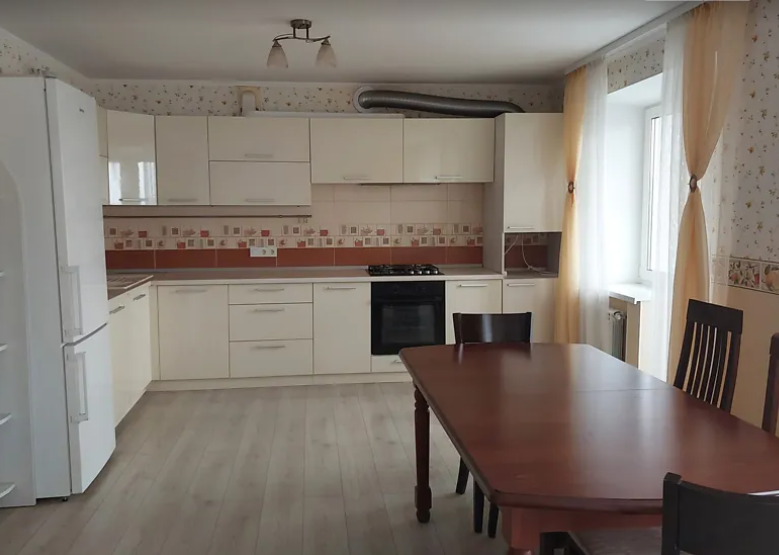Продаж 5к квартири 133.8 кв. м на вул. Стрілецька фото 1 Продаж 5к квартири 133.8 кв. м на вул. Стрілецька фото 1