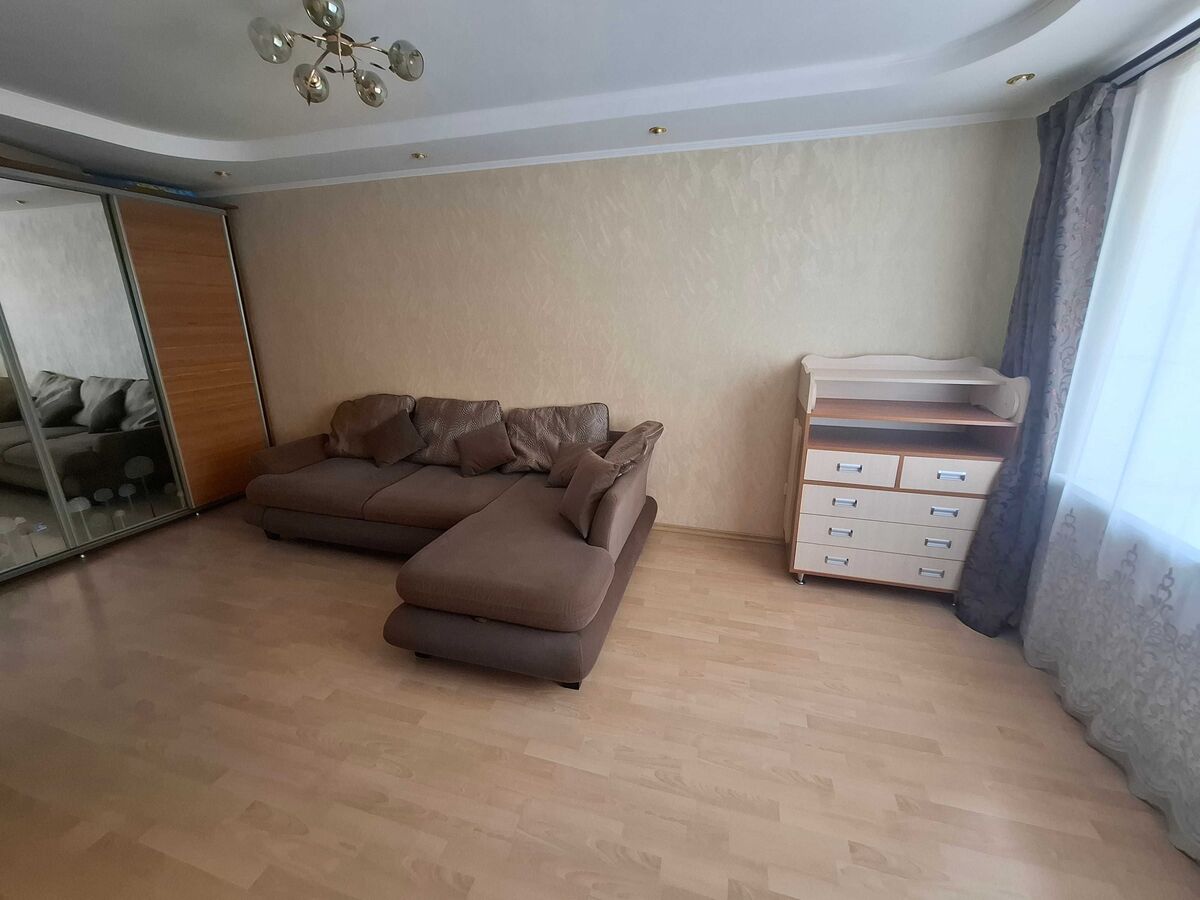 Продаж 1-кімнатної квартири, вул. Лялі Ратушної фото 1 Продаж 1-кімнатної квартири, вул. Лялі Ратушної фото 1