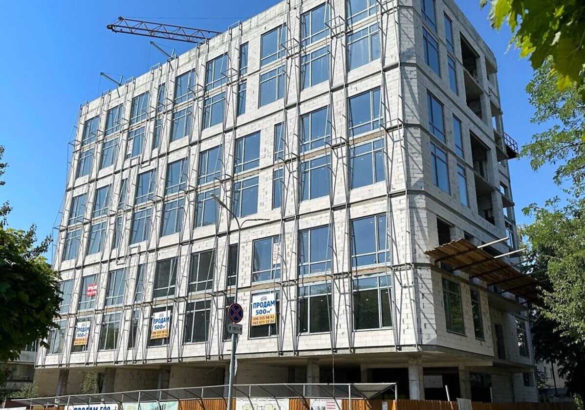 Продаж 3к квартири 104 кв. м на просп. Космонавтів фото 1 Продаж 3к квартири 104 кв. м на просп. Космонавтів фото 1