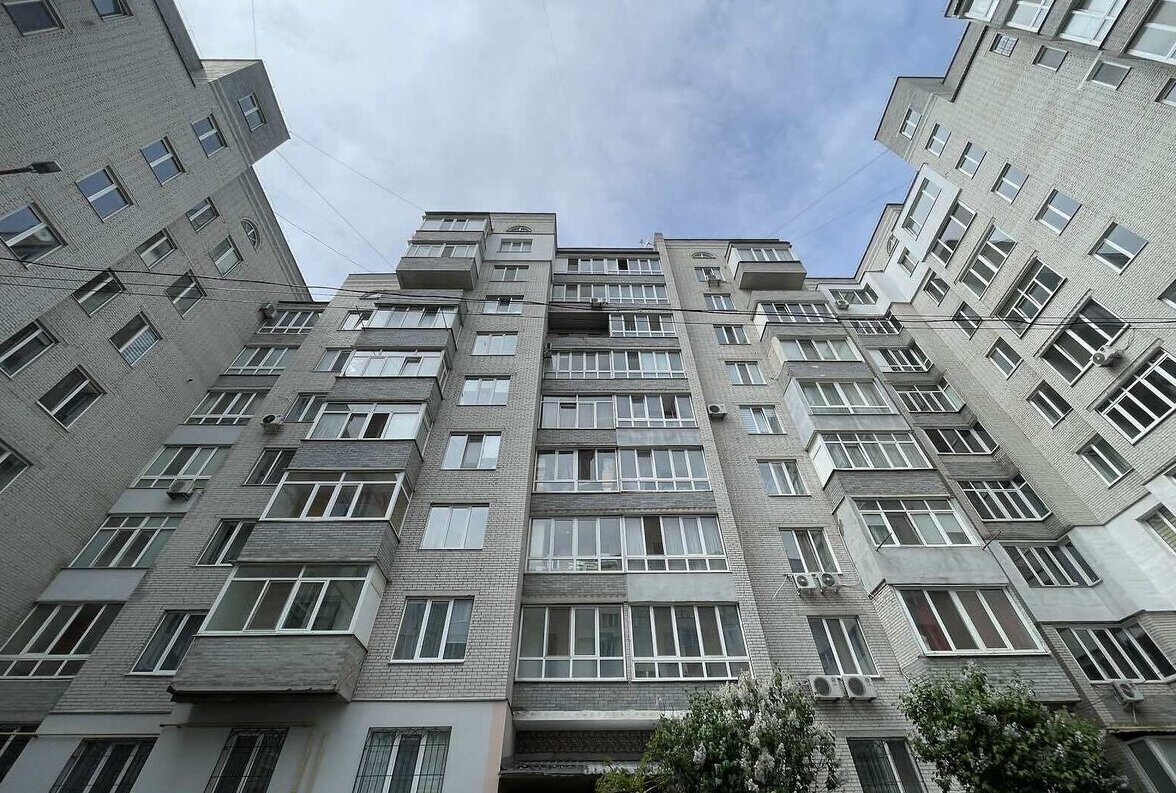 Продаж 3к квартири 105 кв. м на вул. Академіка Ющенка фото 1 Продаж 3к квартири 105 кв. м на вул. Академіка Ющенка фото 1
