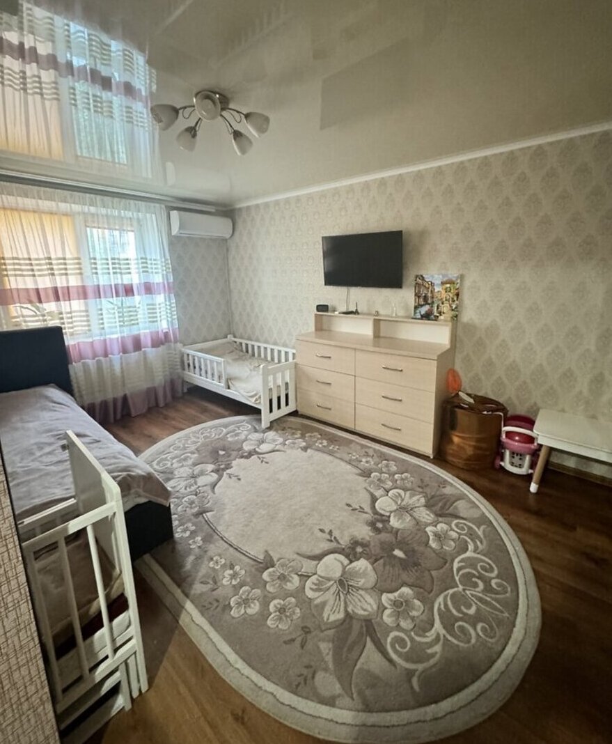 Продаж 1к квартири 38 кв. м на вул. Миколаївська фото 1 Продаж 1к квартири 38 кв. м на вул. Миколаївська фото 1