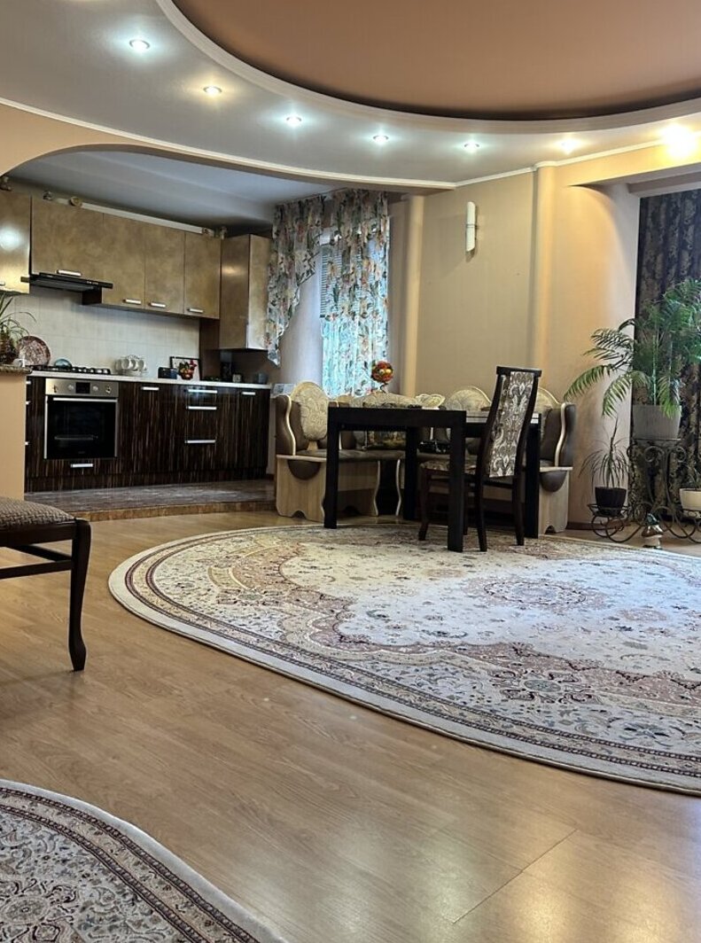 Продаж 3к квартири 65 кв. м на вул. Пирогова фото 1 Продаж 3к квартири 65 кв. м на вул. Пирогова фото 1