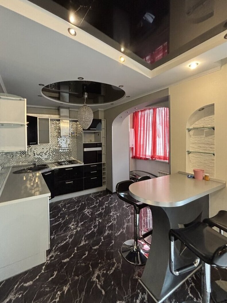 Продаж 3к квартири 105 кв. м на вул. Академіка Ющенка фото 1 Продаж 3к квартири 105 кв. м на вул. Академіка Ющенка фото 1