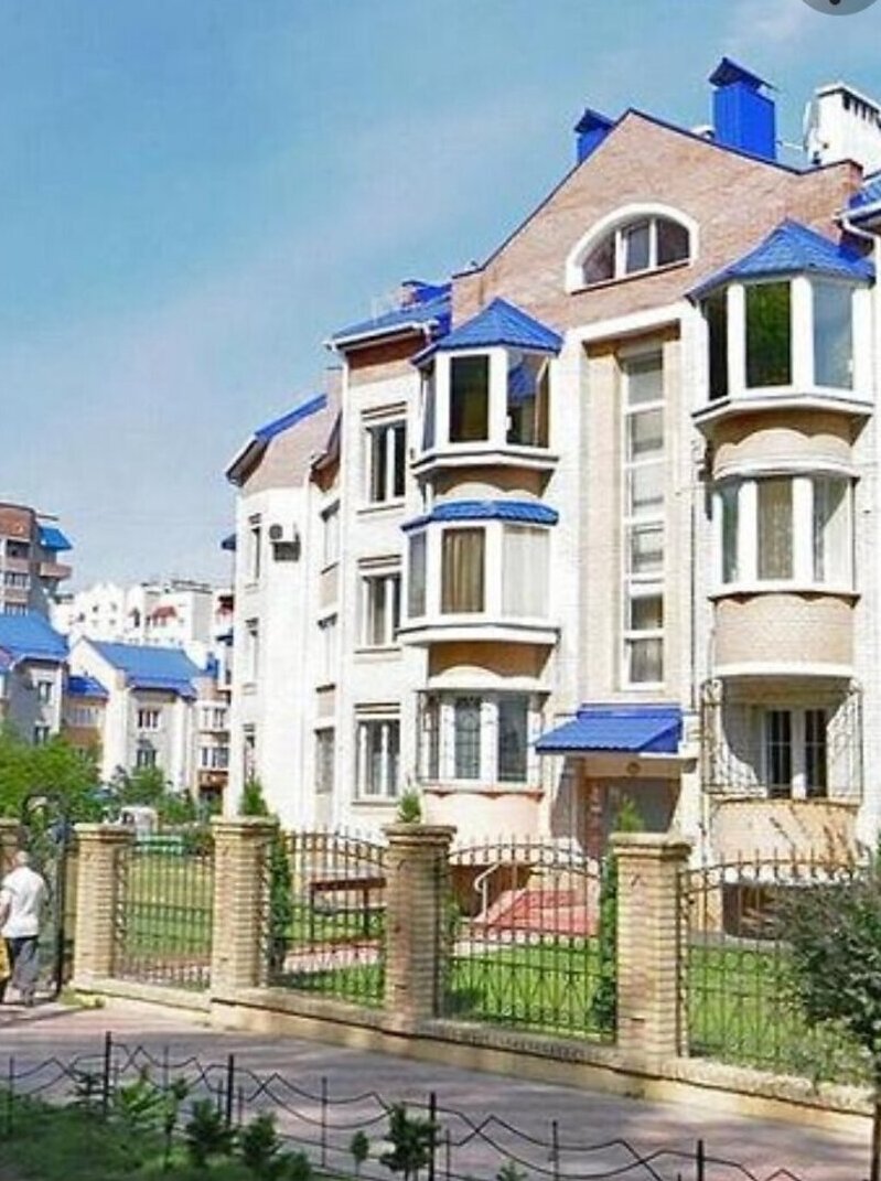 Продаж 3к квартири 95 кв. м на вул. Зодчих фото 1 Продаж 3к квартири 95 кв. м на вул. Зодчих фото 1