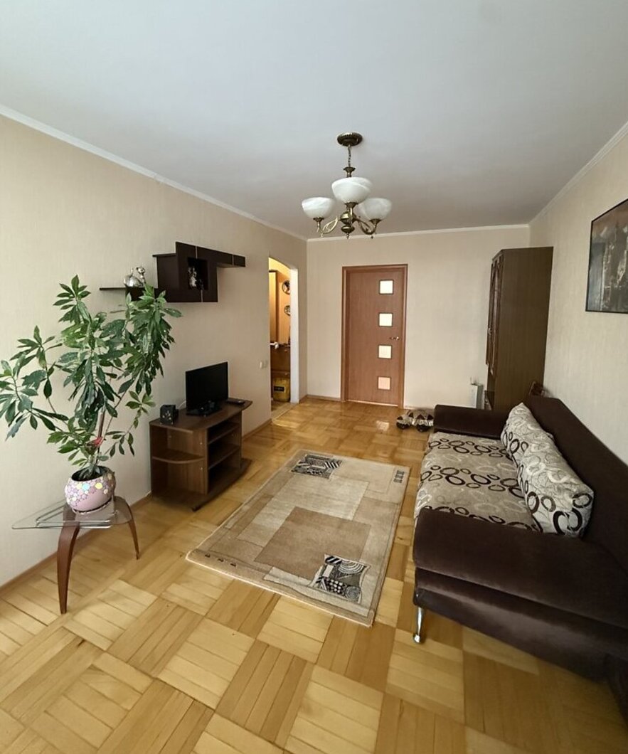Продаж 2к квартири 43 кв. м на просп. Космонавтів фото 1 Продаж 2к квартири 43 кв. м на просп. Космонавтів фото 1