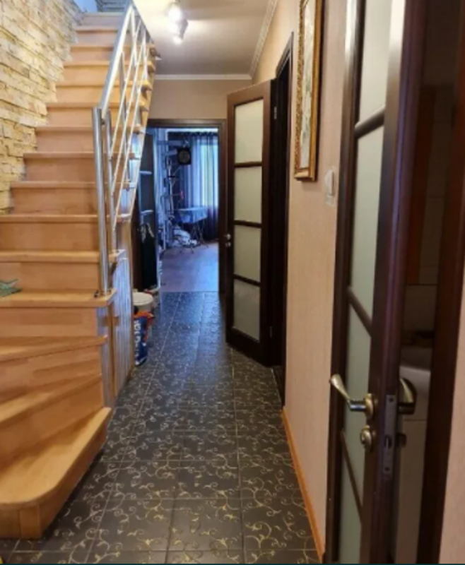 Продаж дворівневої квартири, 155 кв.м. фото 1 Продаж дворівневої квартири, 155 кв.м. фото 1