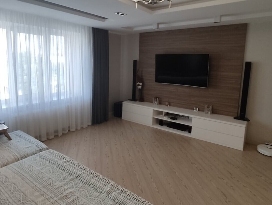Продаж 3к квартири 100 кв. м на вул. Академіка Ющенка фото 1 Продаж 3к квартири 100 кв. м на вул. Академіка Ющенка фото 1