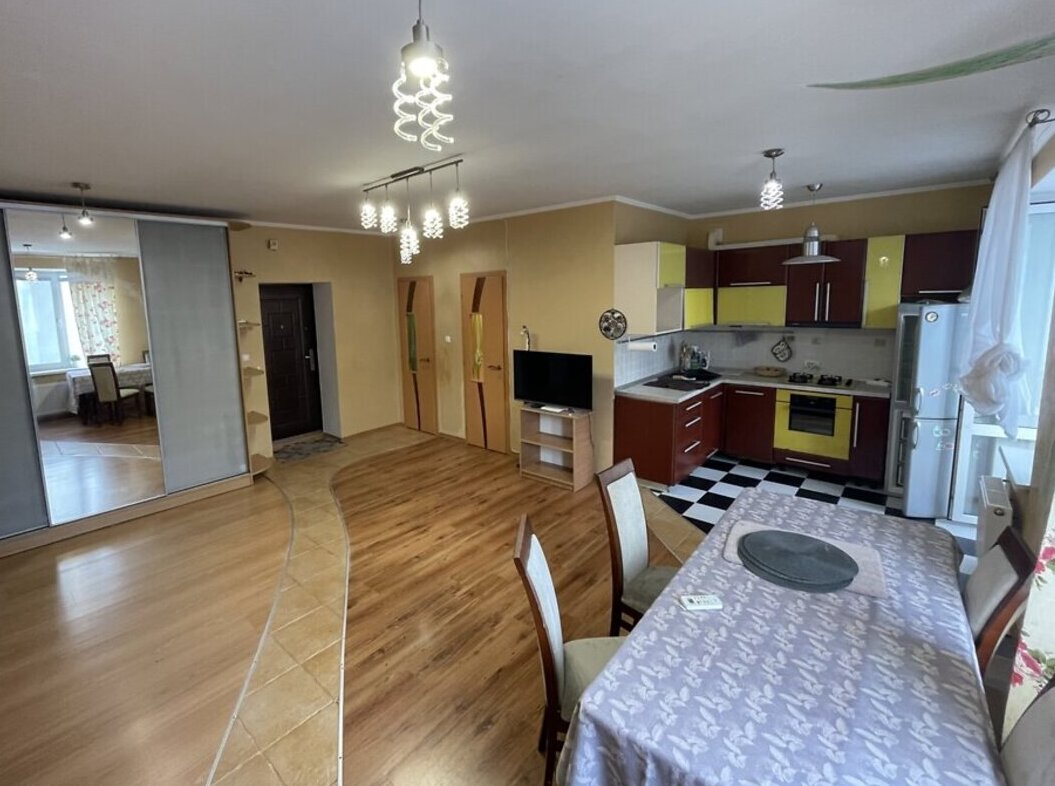 Продаж 4к квартири 126 кв. м на вул. Академіка Ющенка фото 1 Продаж 4к квартири 126 кв. м на вул. Академіка Ющенка фото 1
