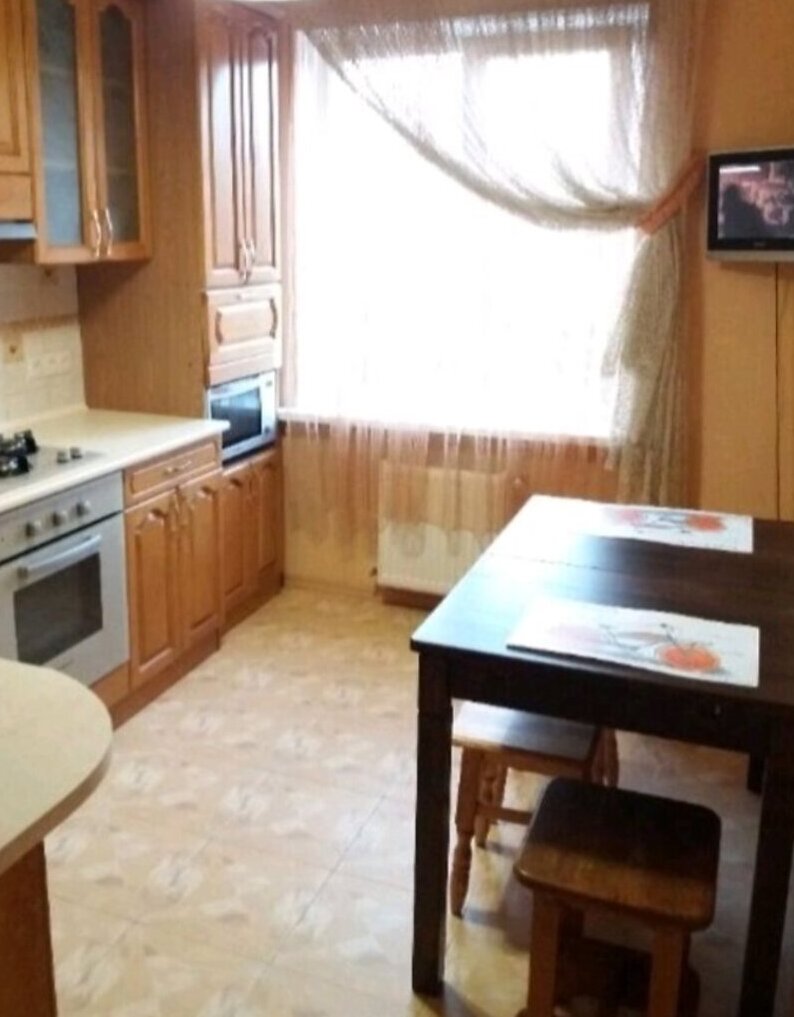 Продаж 3к квартири 65 кв. м на вул. Левка Лук’яненка фото 1 Продаж 3к квартири 65 кв. м на вул. Левка Лук’яненка фото 1