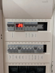   ѳ .  17