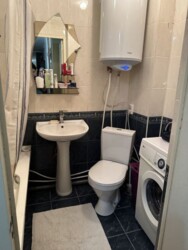 Продам 3 к. квартиру на площі Перемоги. фото 2 Продам 3 к. квартиру на площі Перемоги. фото 2