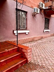 Продаю 3 комнатную квартиру с отдельным входом фото 1 Продаю 3 комнатную квартиру с отдельным входом фото 1