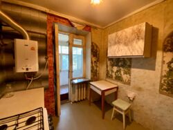 Продаж двокімнатної квартири під ремонт фото 4 Продаж двокімнатної квартири під ремонт фото 4