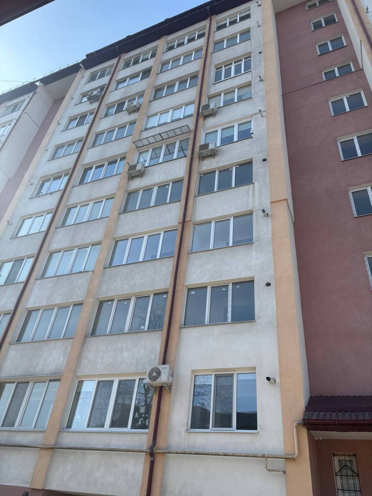 Продається квартира Івано-Франківська, Івано-Франківськ, Центр, Вовчинецька вул., 25 а фото 1 Продається квартира Івано-Франківська, Івано-Франківськ, Центр, Вовчинецька вул., 25 а фото 1