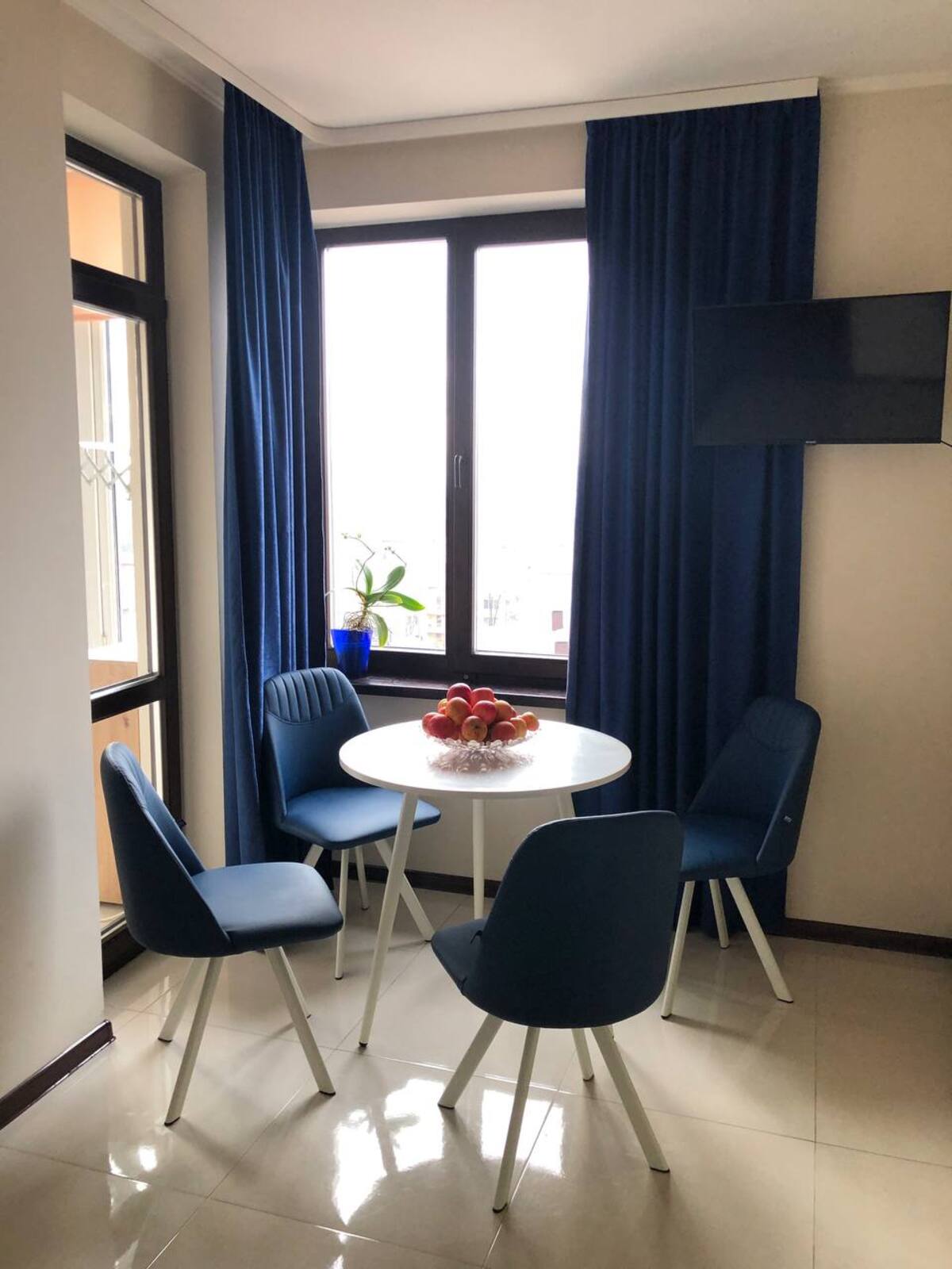 ДВОкімнатна квартира, з ремонтом та меблями фото 1 ДВОкімнатна квартира, з ремонтом та меблями фото 1