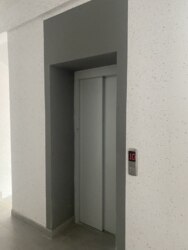 Продаж просторої трикімнатної квартири в обжитому будинку фото 3 Продаж просторої трикімнатної квартири в обжитому будинку фото 3