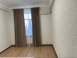 Продам трикімнатну квартиру в центрі міста фото 6 Продам трикімнатну квартиру в центрі міста фото 6