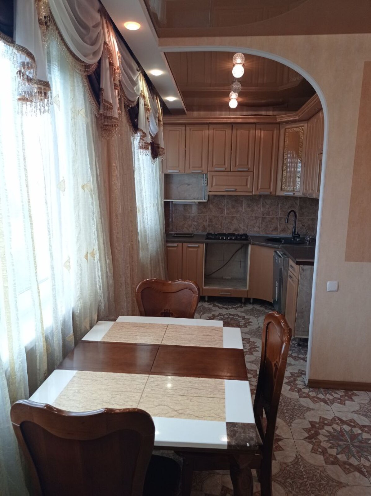 Продам 4-х кімнатну квартиру 100м2 два санвузли на Салтівці... фото 1 Продам 4-х кімнатну квартиру 100м2 два санвузли на Салтівці... фото 1