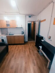 Продам гостинку (р-н Одеської) ремонт - меблі й техніка за 8000$ торг. фото 3 Продам гостинку (р-н Одеської) ремонт - меблі й техніка за 8000$ торг. фото 3