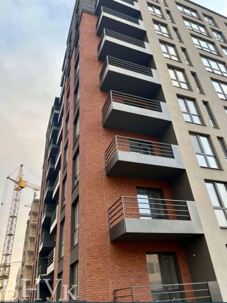 ������ �������� � ��������� �� West Towers, ������� �4. ���� 1