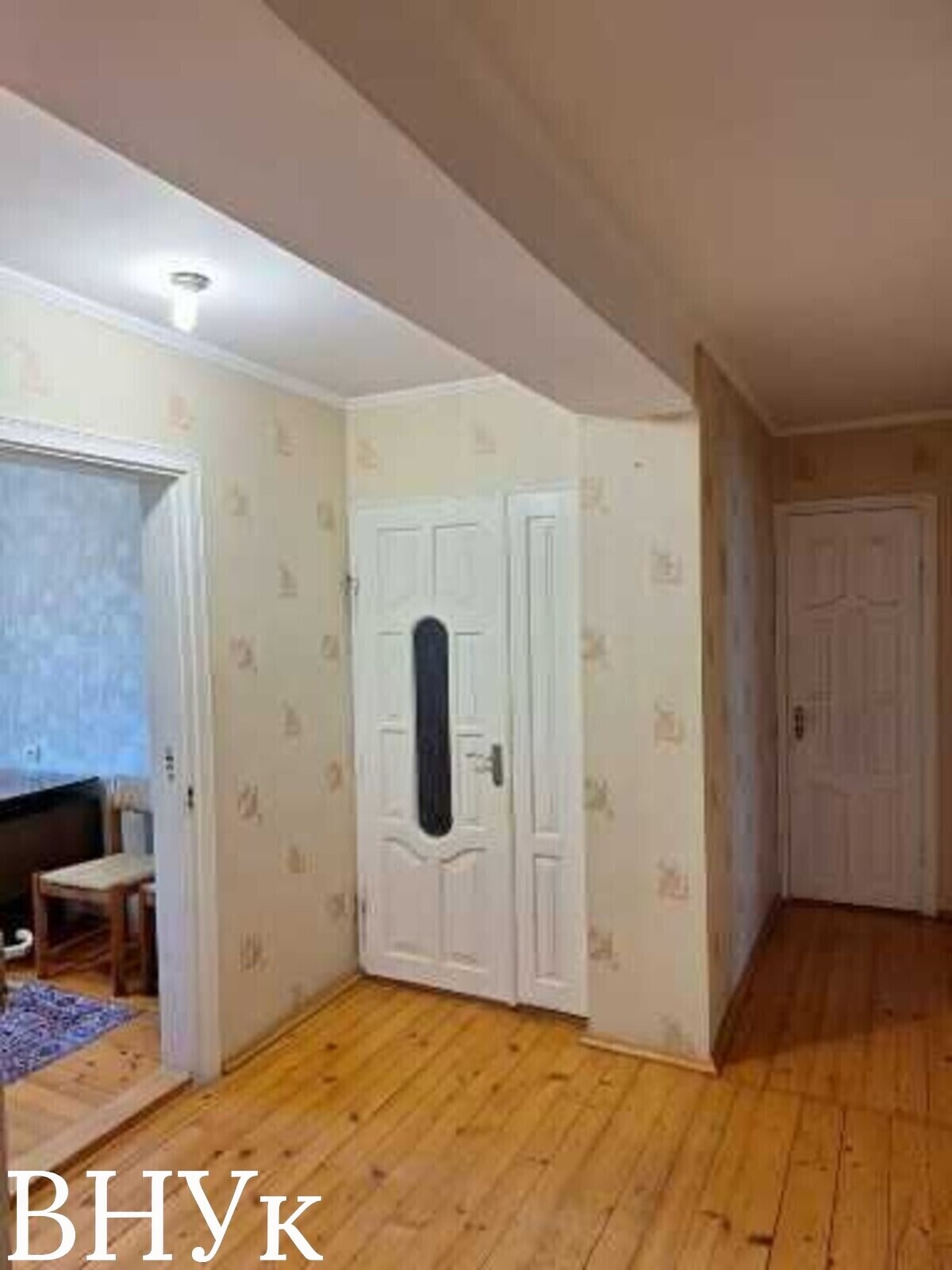 Продаю 3-кімнатну квартиру з хорошим видом та крутим розташуванням фото 1 Продаю 3-кімнатну квартиру з хорошим видом та крутим розташуванням фото 1