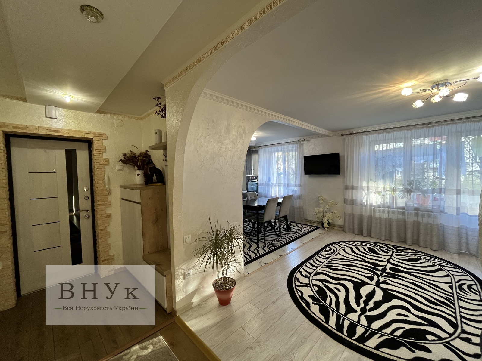 Продам 2-х кімнатну квартиру з якісним ремонтом фото 1 Продам 2-х кімнатну квартиру з якісним ремонтом фото 1