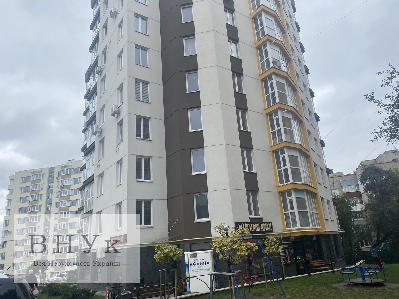 Продам двокімнатну велику квартиру на зручному другому поверсі на Дружбі фото 1 Продам двокімнатну велику квартиру на зручному другому поверсі на Дружбі фото 1