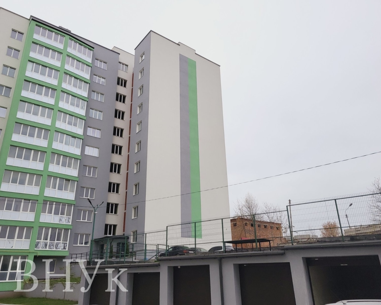 Продам трикімнатну квартиру у цегляному новому будинку фото 1 Продам трикімнатну квартиру у цегляному новому будинку фото 1
