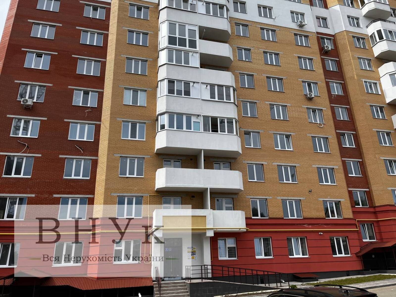 Продається трикімнатна квартира в затишному районі міста фото 1 Продається трикімнатна квартира в затишному районі міста фото 1