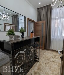 Продаю 2-кімнатна квартира в історичному центрі Чернівців вул. Адама Міцкевича, біля Театральної площі фото 3 Продаю 2-кімнатна квартира в історичному центрі Чернівців вул. Адама Міцкевича, біля Театральної площі фото 3