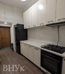 Продаю 2-кімнатна квартира в історичному центрі Чернівців вул. Адама Міцкевича, біля Театральної площі фото 2 Продаю 2-кімнатна квартира в історичному центрі Чернівців вул. Адама Міцкевича, біля Театральної площі фото 2
