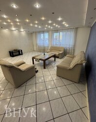 Продам простору 4-кімнатну квартиру в дуже красивій локації . фото 2 Продам простору 4-кімнатну квартиру в дуже красивій локації . фото 2