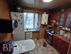 Продаю простору 4-кімнатну квартиру з індивідуальним опаленням у затишному районі міста фото 1 Продаю простору 4-кімнатну квартиру з індивідуальним опаленням у затишному районі міста фото 1
