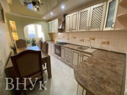 Продається простора 3-кімнатна квартира з євроремонтом у цегляному будинку фото 13 Продається простора 3-кімнатна квартира з євроремонтом у цегляному будинку фото 13