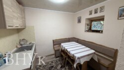 Продаж трирівневої квартири котеджного типу з гаражем і особистим подвір'ям фото 14 Продаж трирівневої квартири котеджного типу з гаражем і особистим подвір'ям фото 14