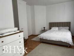 Простора 4-кімнатна квартира з власним входом, р-н Дружба фото 1 Простора 4-кімнатна квартира з власним входом, р-н Дружба фото 1