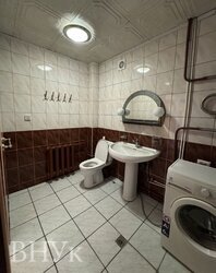 Продам простору 4-кімнатну квартиру в дуже красивій локації . фото 8 Продам простору 4-кімнатну квартиру в дуже красивій локації . фото 8